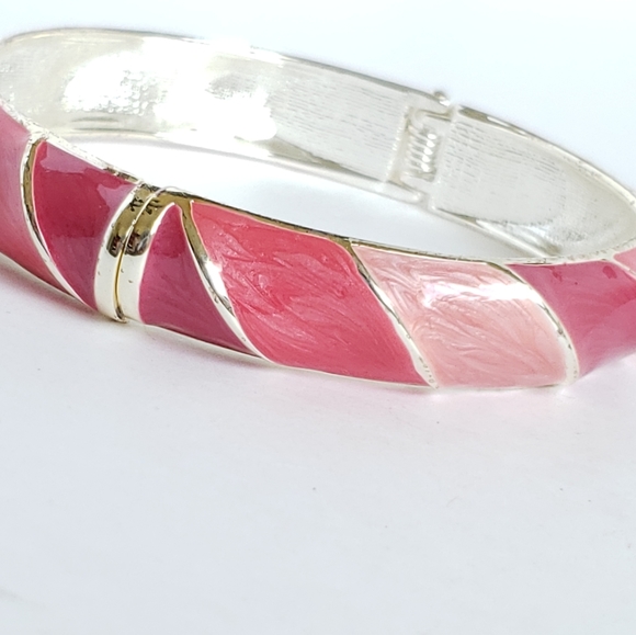 Jewelry - Shades of pink bracelet